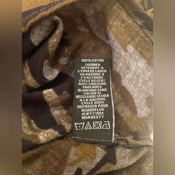 SANCTUARY Camo Print Tie-Front Short Sleeve Blouse Size Medium - Picture 7 of 9